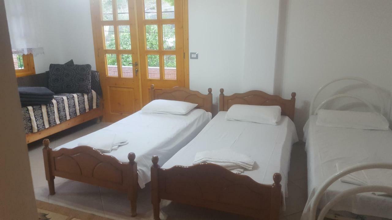 Camping Late Gjirokastër Eksteriør bilde
